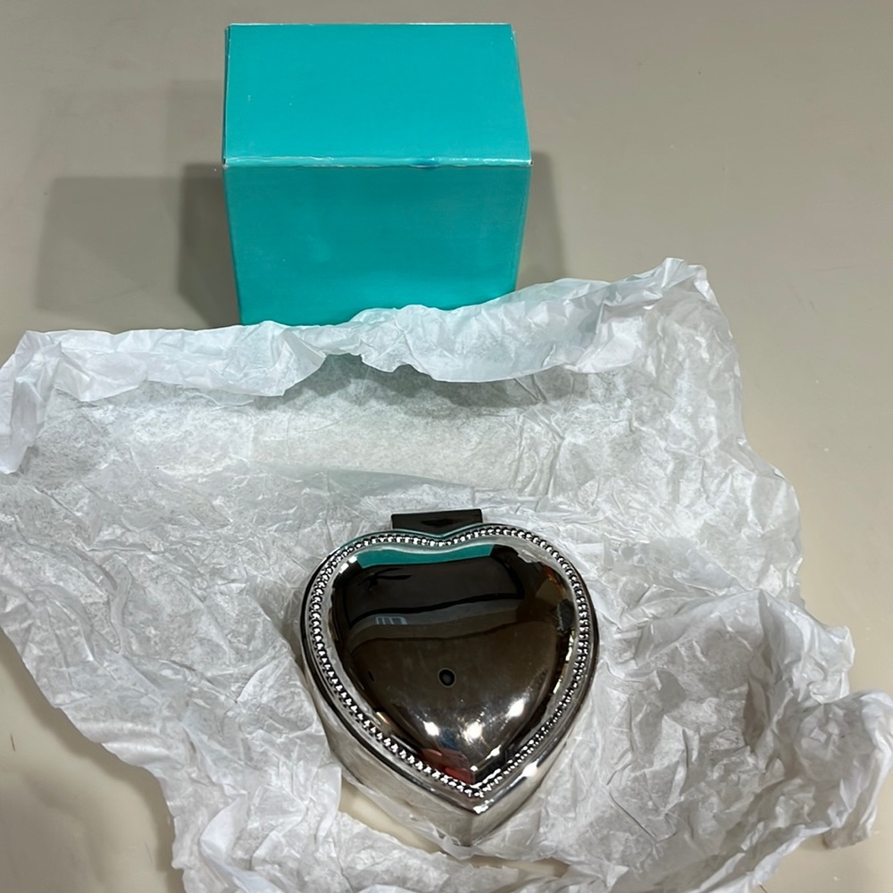 Silver Heart trinket box New in packaging